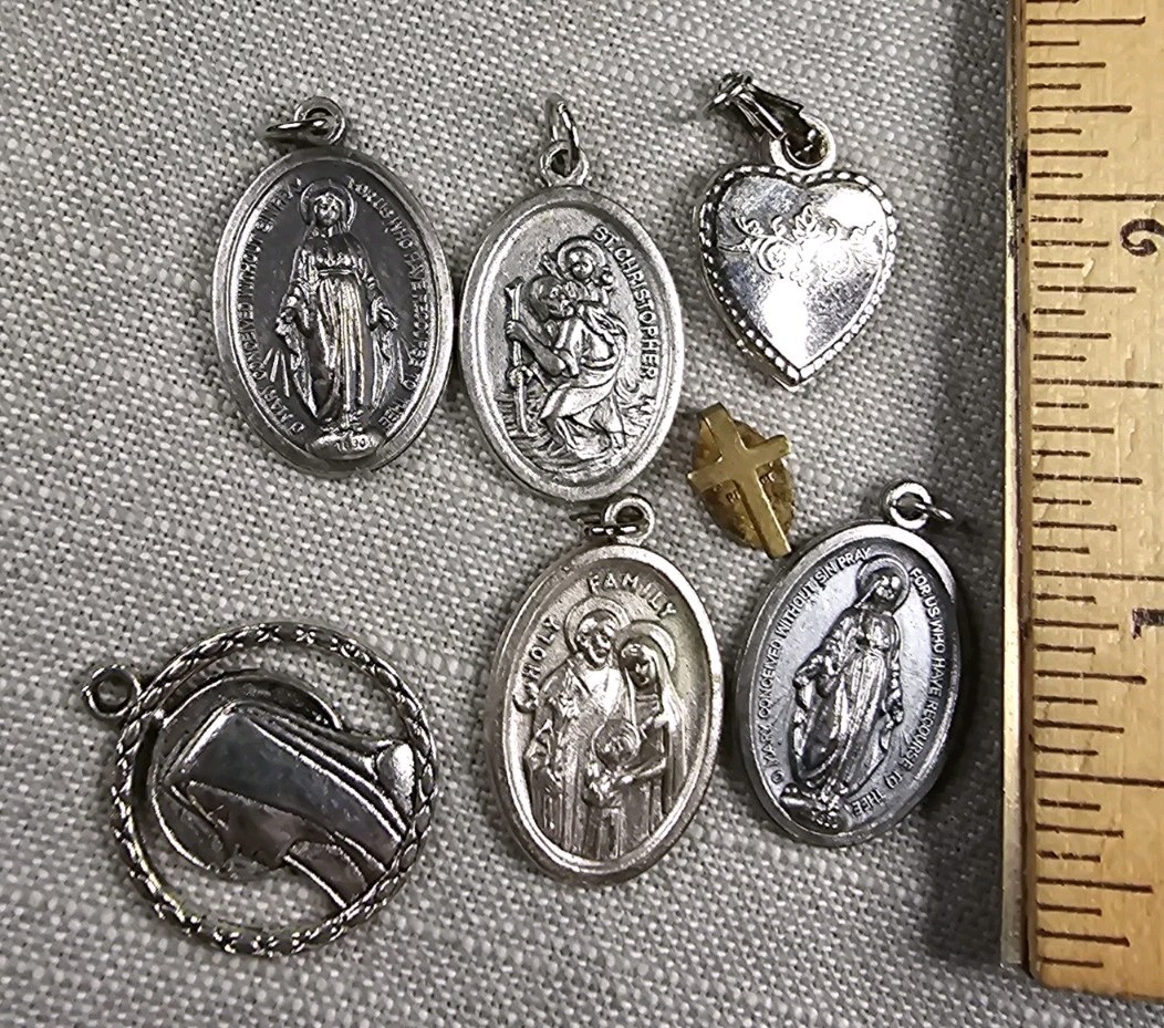 Lot Of Medals Pendants Miraculous Medal Virgin Mary Jesus Religious Gift D1