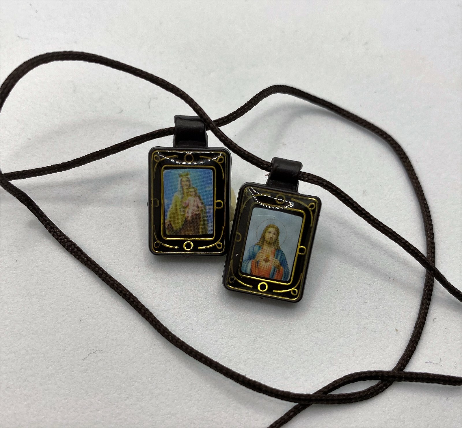 Sacred Heart and Our Lady of Mt. Carmel Moulded Scapular – 1/2″ H, 14-1/2″ L