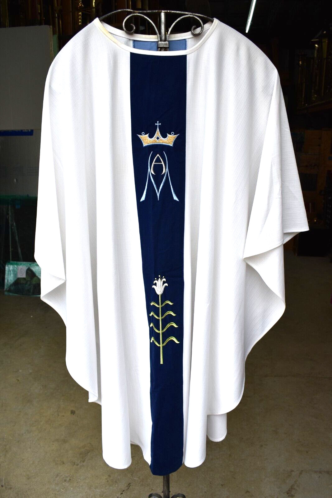 Nice Older White Vestment with Stole, Marian Symbolism, 51″ (FB132) chalice co.