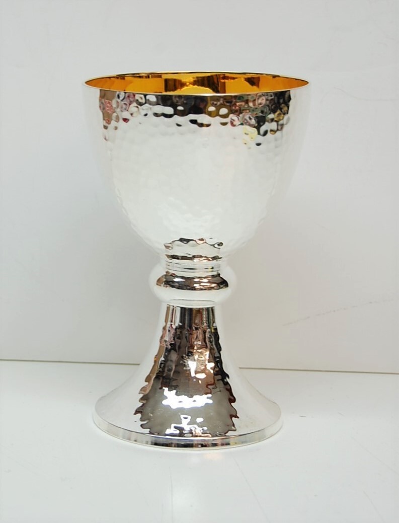 LIGHTLY USED SILVER AND GOLD PLATED HAMMERED CHALICE / COMMUNION CUP Q#203B