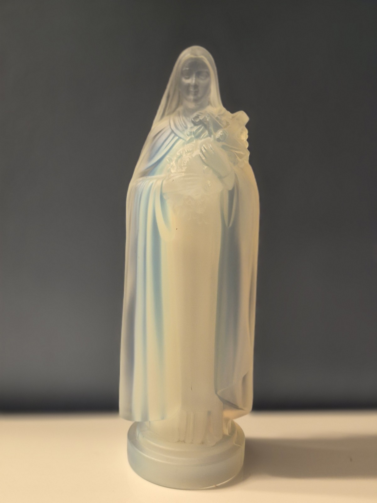 Vintage 8″ French Opalescent Sgn ETLING France Solid Glass Virgin Mary Figurine