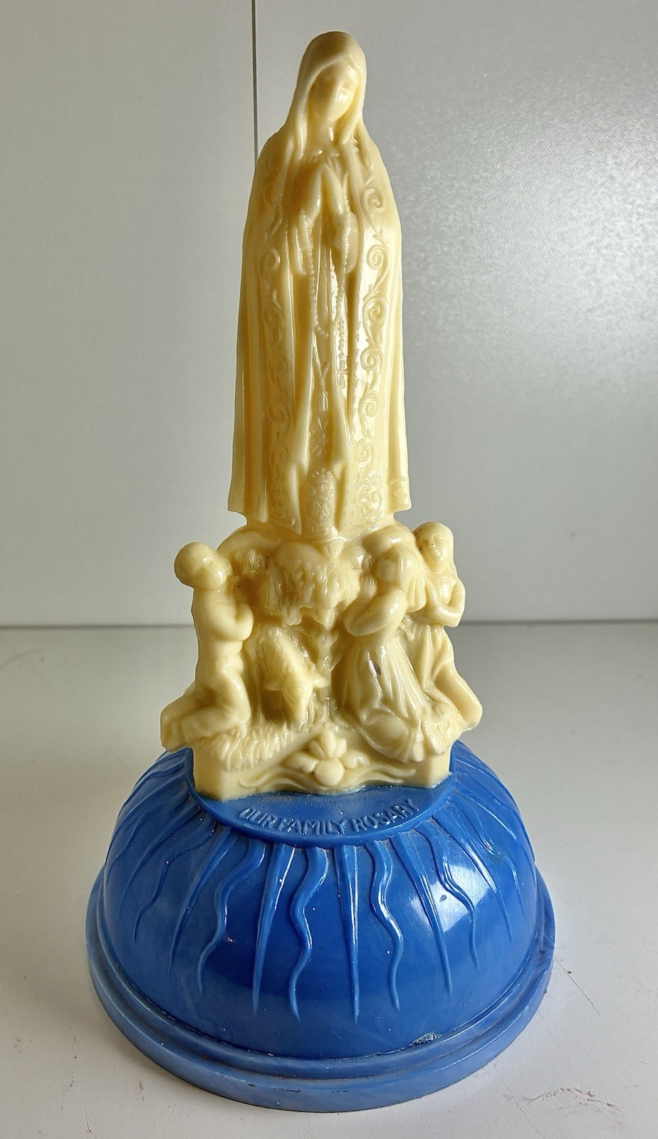 VINTAGE 1950’S OUR LADY OF FATIMA STATUE W/OUR FAMILY ROSARY , BLUE BASE ITALY