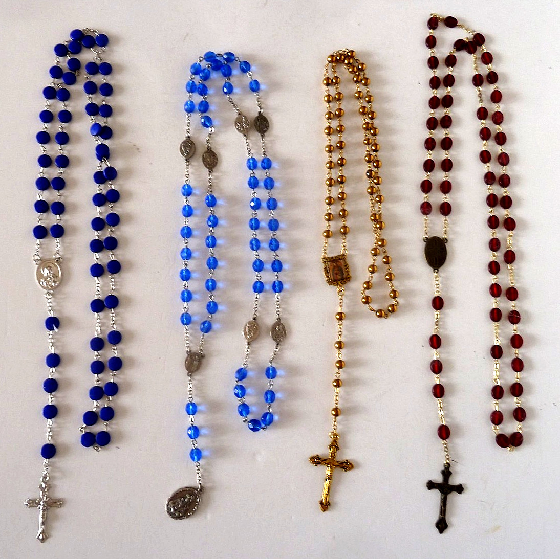 4 CATHOLIC ROSARIES in Bible Box, SEVEN SORROWS OF MARY, 5 Decade, GUADALUPE