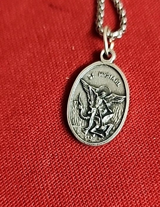 Stainless Steel CHRISTIAN CATHOLIC MEDAL WITH 22 INCHES CHAIN MADE IN ITALY