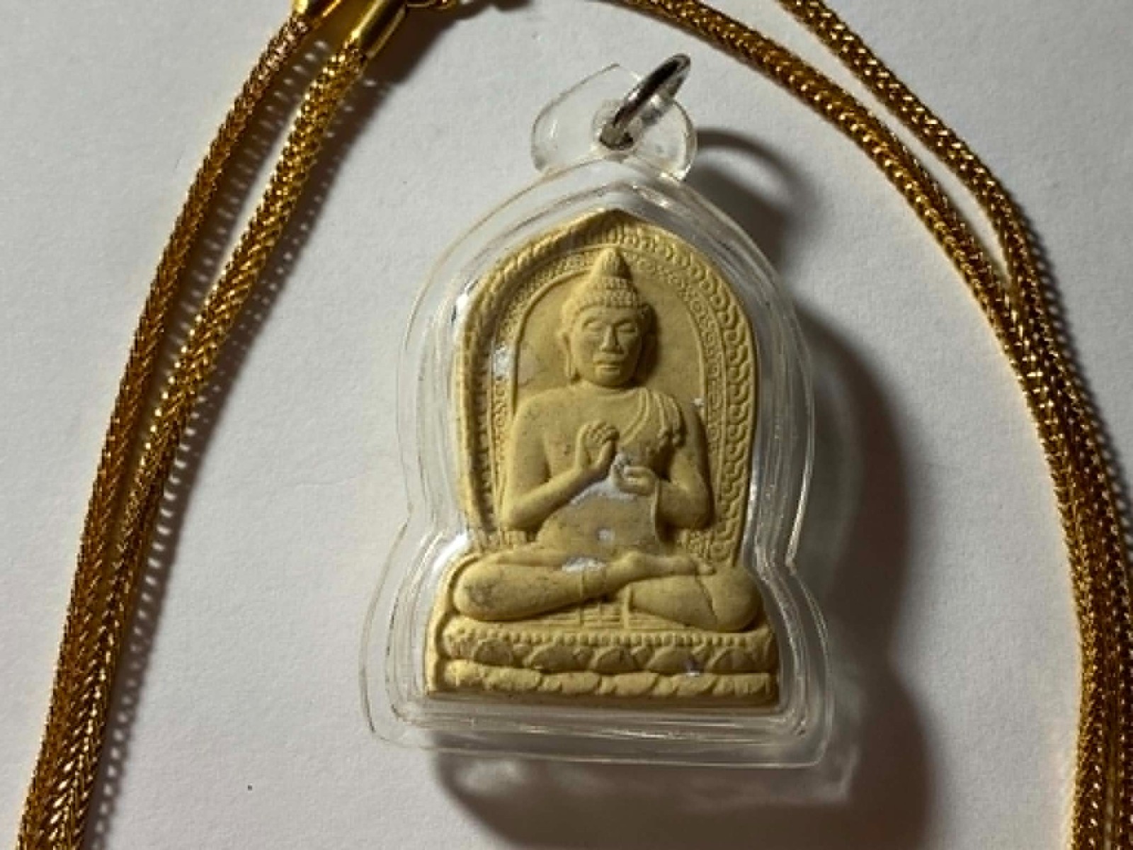 Vintage Thai Buddha Amulet in Sealed Acrylic Case and 24″ Golden Toned Necklace