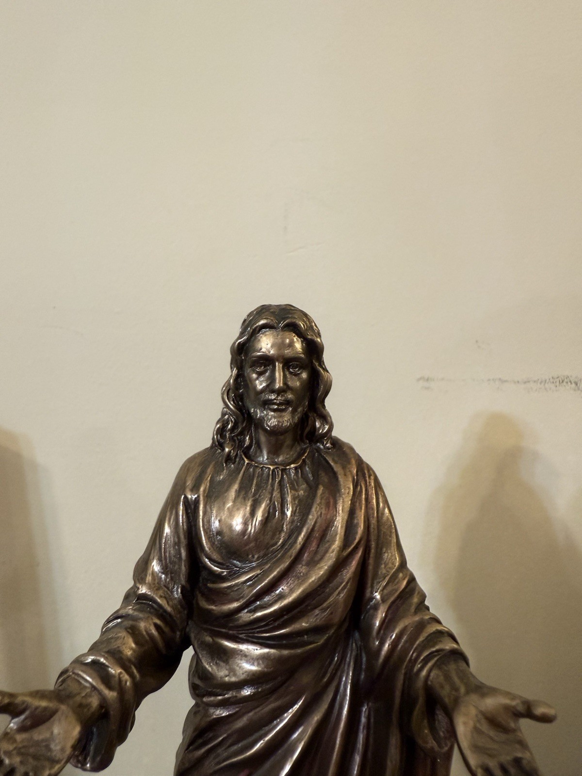 Veronese Design 8 1/4 Open Arms by Jesús Cold Cast Tan Used Good Condition