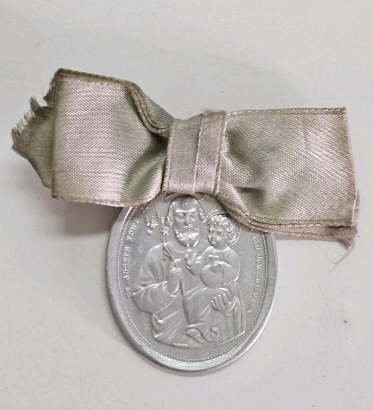 Lot Of Vintage Catholic Medallions Ribbon, Felt, Metal Joseph Mary Saint Ann