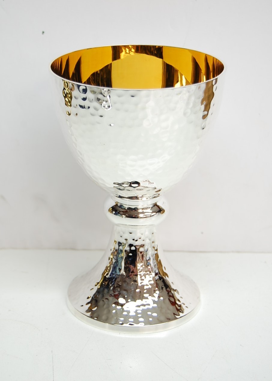 LIGHTLY USED SILVER AND GOLD PLATED HAMMERED CHALICE / COMMUNION CUP Q#203B