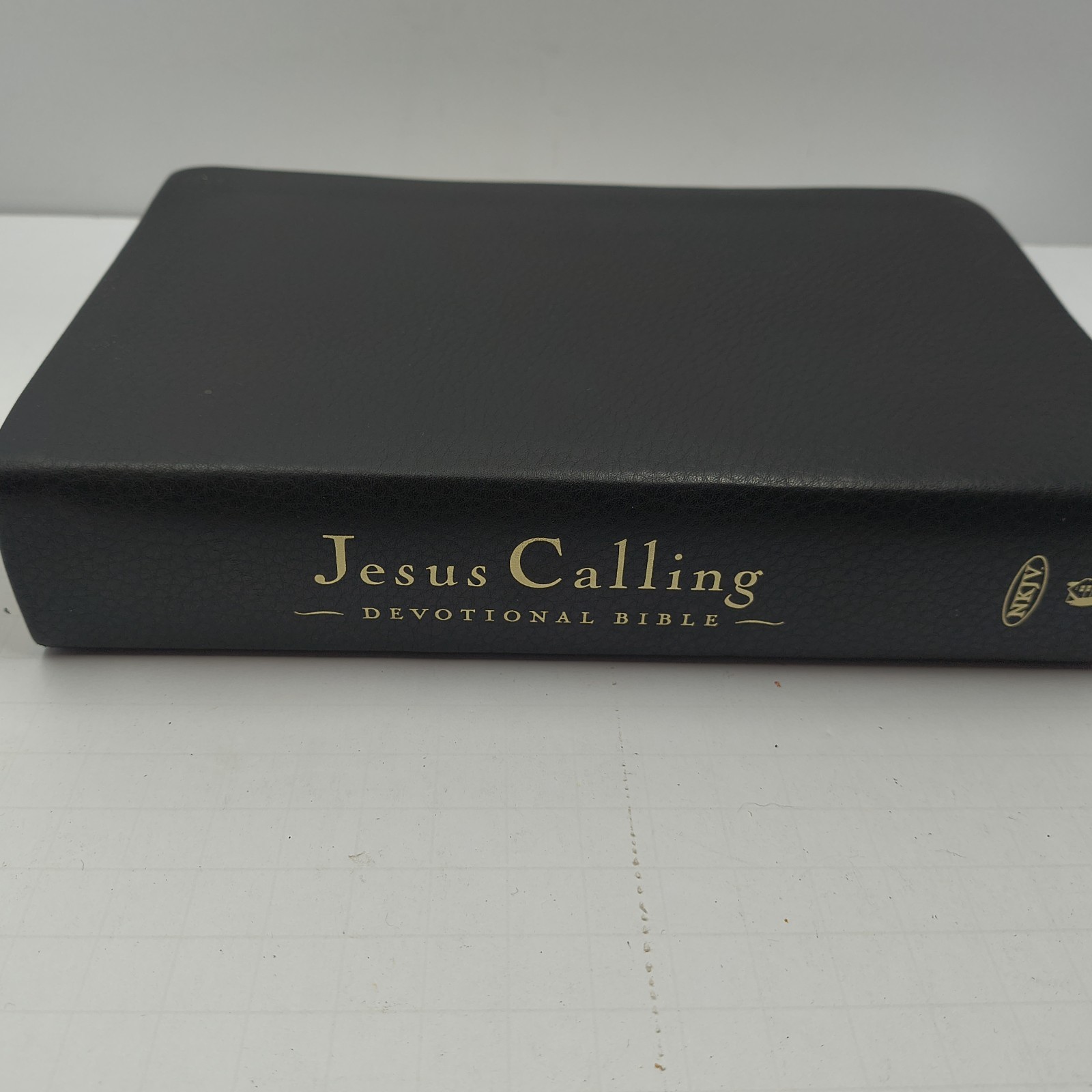 Jesus Calling Bible NKJV Leather Cover Devotion Thomas Nelson Sarah Young