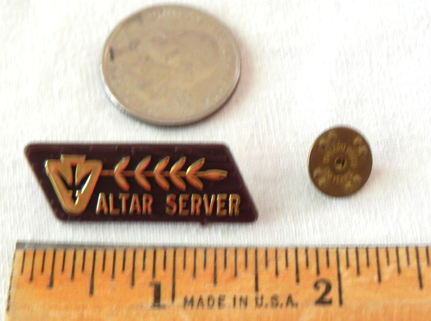 Church Altar Server Lapel Pin Unknown Vintage NICE